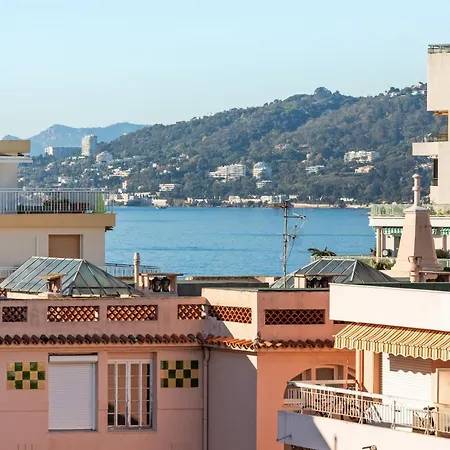 Elégance Les Pins 6e étage Ascenseur Juan-les-Pins