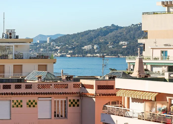 Elégance Les Pins 6e étage Ascenseur Juan-les-Pins